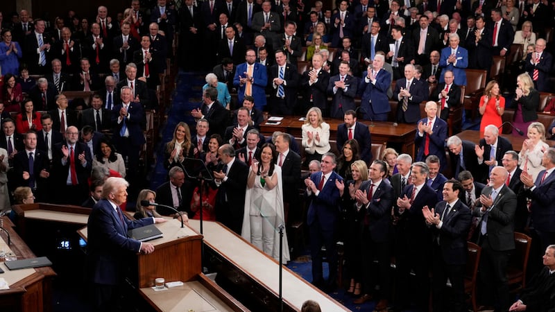 El discurso de Trump ante el Congreso muestra la marcada división partidista del país