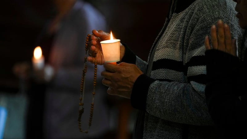 El papa Francisco sufrió ataque de tos y requirió ventilación mecánica